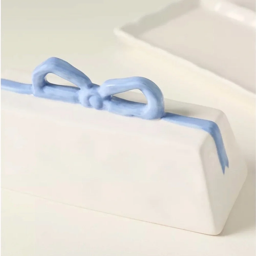 Anthropologie Benedita Bow Ceramic Stoneware Butter Dish New - Picture 2 of 2